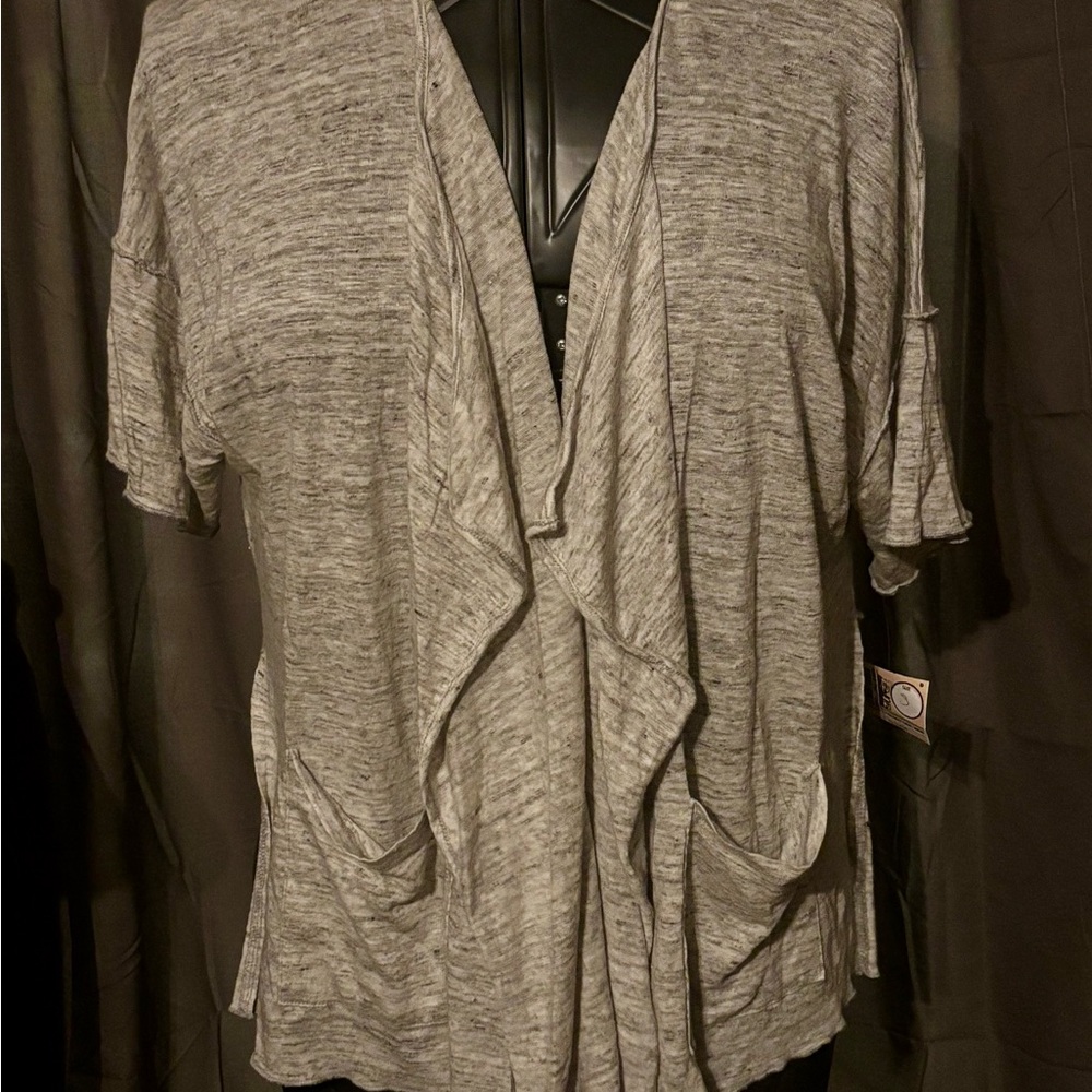 Elegant Heather Gray Women's Short Sleeve cascading Cardigan with pockets